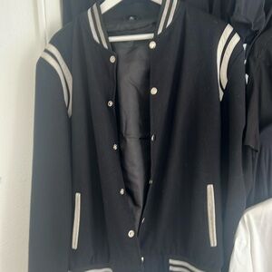 jacket in perfect condition but a little faded on the collar
